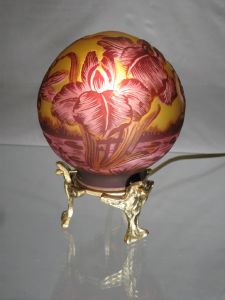 Lampe Tip Gallé "boule" libellules et iris