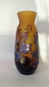 Vase Tip Gallé " Fleurs violettes " 