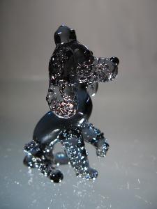 Chien Caniche Poodle miniature en cristal gris