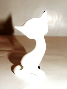 Chat blanc en cristal mat