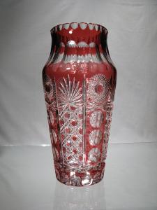 Vase en cristal de Bohème taille Facettes rouge Princesse