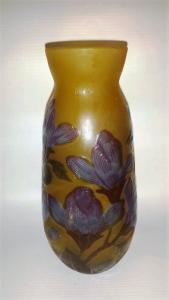 Vase Tip Gallé " Fleurs bleus violettes " 