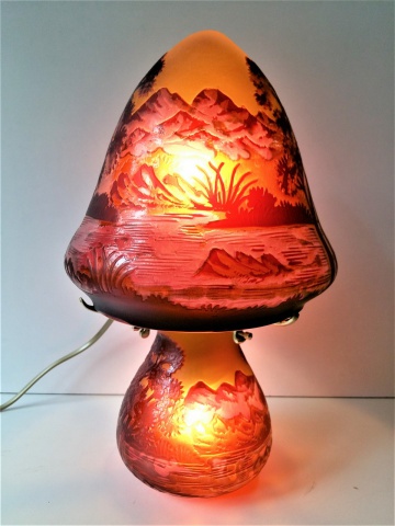 Lampe Tip Gallé " Montagne " modèle fuji  32 cm 