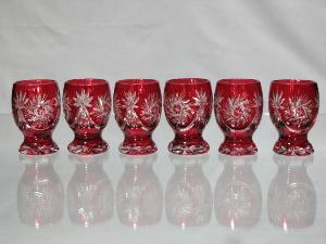 Verres à digestifs en Cristal de Bohème rouge taille étoile 