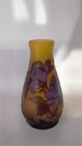 Vase Tip Gallé Etroit " Fleur bleu violette" 