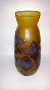 Vase Tip Gallé " Fleurs bleus violettes " 