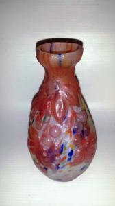Vase Tip Gallé blanc " Raisin rose " 