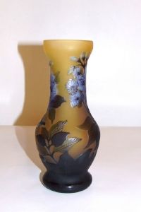 Vase Tip Gallé "fleurs bleus " 