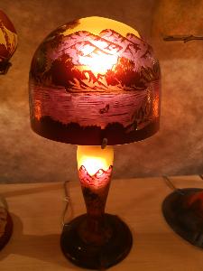 Lampe Tip Gallé "Paysage rose violet " olympe Moyenne