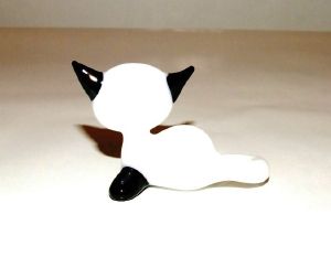 Chat miniature en cristal assis