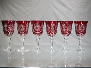 Verres à vin rouge taille Diamant forme ouverte pied calice Cristal de Bohème 