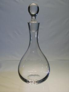 Carafe à vin sobre uni allongée