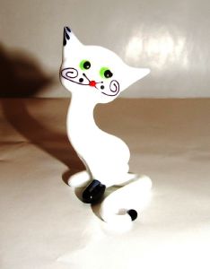 Chat blanc en cristal mat
