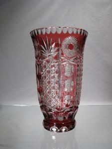 Vase en cristal de Bohème taille Facettes rouge