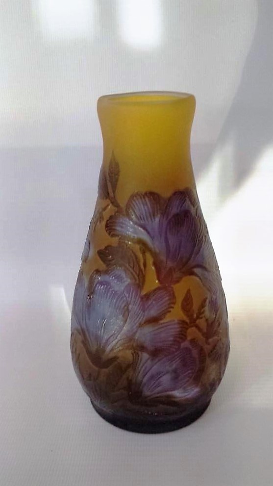 Vase Tip Gallé Etroit " Fleur bleu violette" 