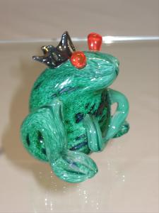 Crapaud vert avec couronnecollection Murano