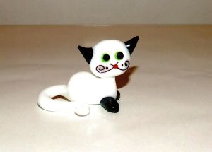 Chat miniature en cristal assis