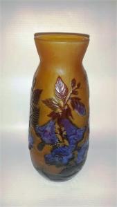 Vase Tip Gallé " Fleurs violettes " 
