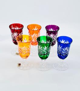 Verres à digestif en Cristal de Bohème en couleurs