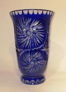 Vase cristal de boheme bleu cobalt taillé PM