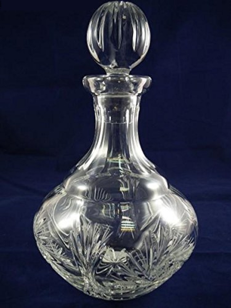 Carafe à Liqueur écrasée Cristal de Bohème taille diamant