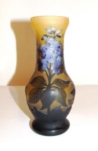 Vase Tip Gallé "fleurs bleus " 