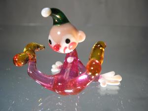Petite Figurine Clown assis en Cristal de couleur rose