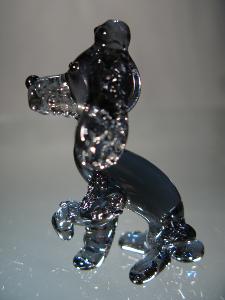 Chien Caniche Poodle miniature en cristal gris