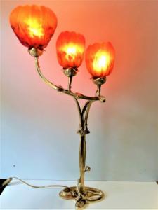 Lampe Nénuphare " aux magnolias " Rouge Tip Gallé pied en bronze 