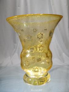 Vase en cristal ouvert ambre doré bullé. Pièce unique signée Jablonski