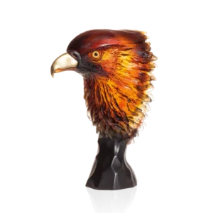 Sculpture d'un aigle royal en pâte de verre de la prestigieuse cristallerie Daum, réalisée en collaboration avec l'artiste Madeleine Van Der Knoop.