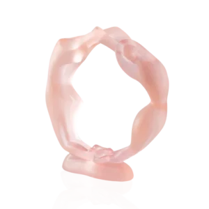 Sculpture "Alliance" en pâte de verre de la prestigieuse cristallerie Daum, réalisée en collaboration avec l'artiste Natacha Mondon. Couleur rose.