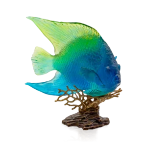 Sculpture d'un ange royal en pâte de verre de la prestigieuse cristallerie Daum, collection Mer de Corail. Couleur bleue & jaune.