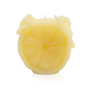 Bougie en pâte de verre de la prestigieuse cristallerie Daum, collection Citrus. Couleur jaune.