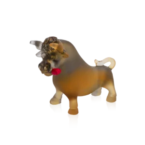 Sculpture en pâte de verre d'un buffle de l'horoscope chinois de la prestigieuse cristallerie Daum.