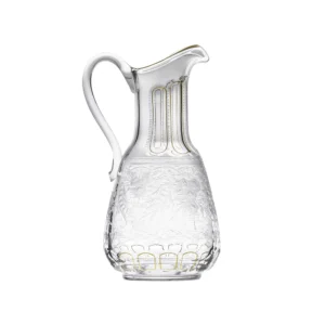 Carafe à eau 1,5L en authentique cristal de bohême taillé main, gravé artistiquement, et subtilement décoré avec des feuilles en or 24 carats peintes à la main. Collection Maharani de Moser, la plus prestigieuse & réputée cristallerie de Bohême.