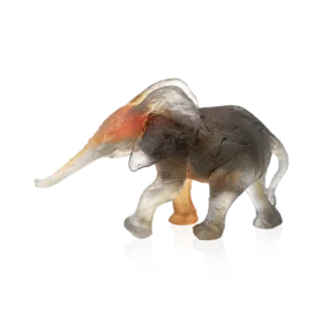 Sculpture d'un éléphant Savana en pâte de verre, de la prestigieuse cristallerie Daum. Moyen modèle.