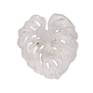 Feuille murale en pâte de verre de la prestigieuse cristallerie Daum, collection Monstera réalisée en collaboration avec l'artiste Emilio Robba. Couleur blanche, petit modèle.