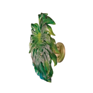 Feuille murale en pâte de verre de la prestigieuse cristallerie Daum, collection Monstera réalisée en collaboration avec l'artiste Emilio Robba. Couleur verte, petit modèle.