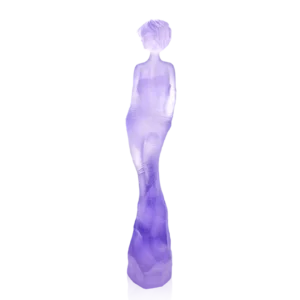 Sculpture "Galatéa" en pâte de verre de la prestigieuse cristallerie Daum, réalisée en collaboration avec l'artiste Jean-Philippe Richard. Couleur violette.