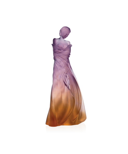 Sculpture "L'Hiver en Soi" en pâte de verre de la prestigieuse cristallerie Daum, réalisée en collaboration avec l'artiste Marie-Paule Deville-Chabrolle. Couleur ambre rose, petit modèle.