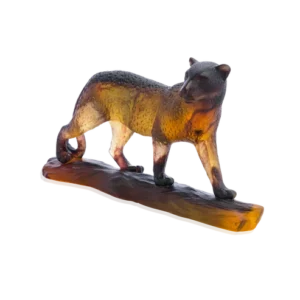 Sculpture d'un léopard en pâte de verre de la prestigieuse cristallerie Daum.