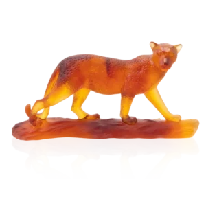 Sculpture d'un léopard tropical en pâte de verre de la prestigieuse cristallerie Daum.