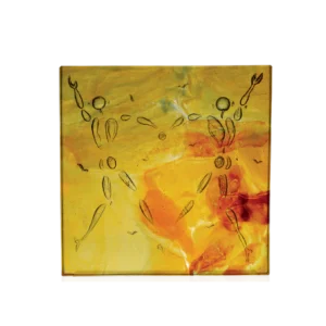 Sculpture "Love Dance" en pâte de verre de la prestigieuse cristallerie Daum, réalisée en collaboration avec l'artiste Jérôme Mesnager. Couleur ambre.