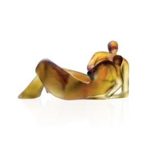 Sculpture "Lune de Miel" en pâte de verre de la prestigieuse cristallerie Daum, réalisée en collaboration avec l'artiste Natacha Mondon.