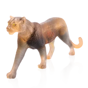 Sculpture en pâte de verre d'une panthère aux yeux sertis de citrine de la prestigieuse cristallerie Daum.