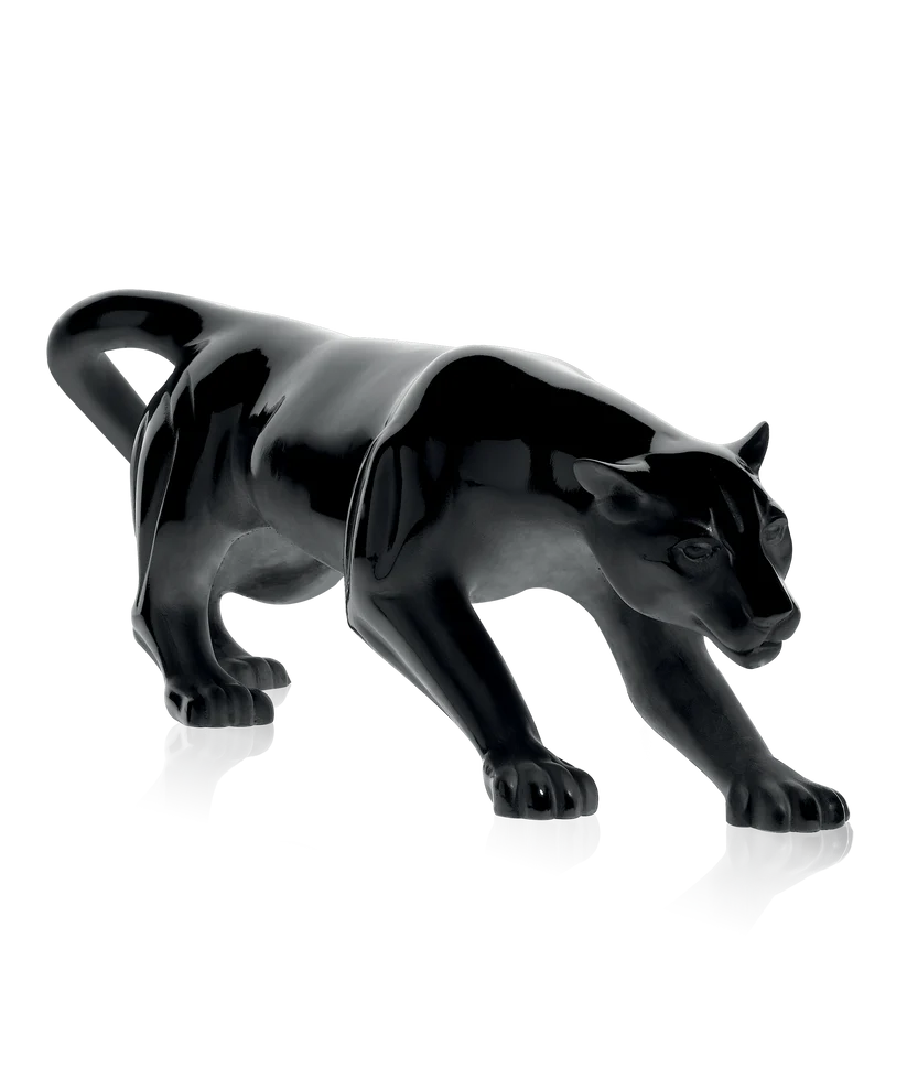 Sculpture en pâte de verre d'une panthère noire de la prestigieuse cristallerie Daum. Modèle Magnum.