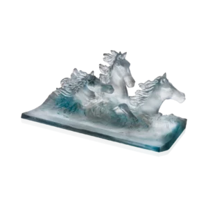 Plumier en pâte de verre de la prestigieuse cristallerie Daum, collection Cavalcade. Couleur gris bleu.