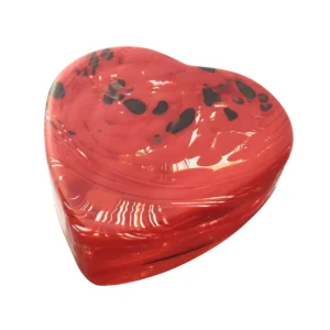 Presse-papier La Rochère, collection Cœur, couleur rouge aventurine. Soufflé-bouche et fait main en France.