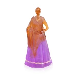Sculpture de Rani Padmini en pâte de verre de la prestigieuse cristallerie Daum, réalisée en collaboration avec l'artiste Paul Beckrich. Finition à la feuille d'or.
